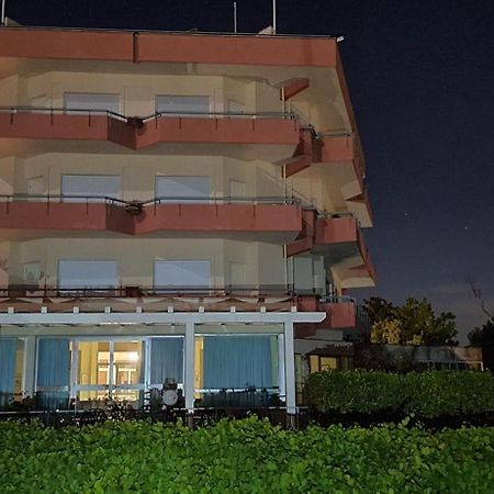 Hotel Le Pleiadi Сан-Феличе-Чирчео Экстерьер фото
