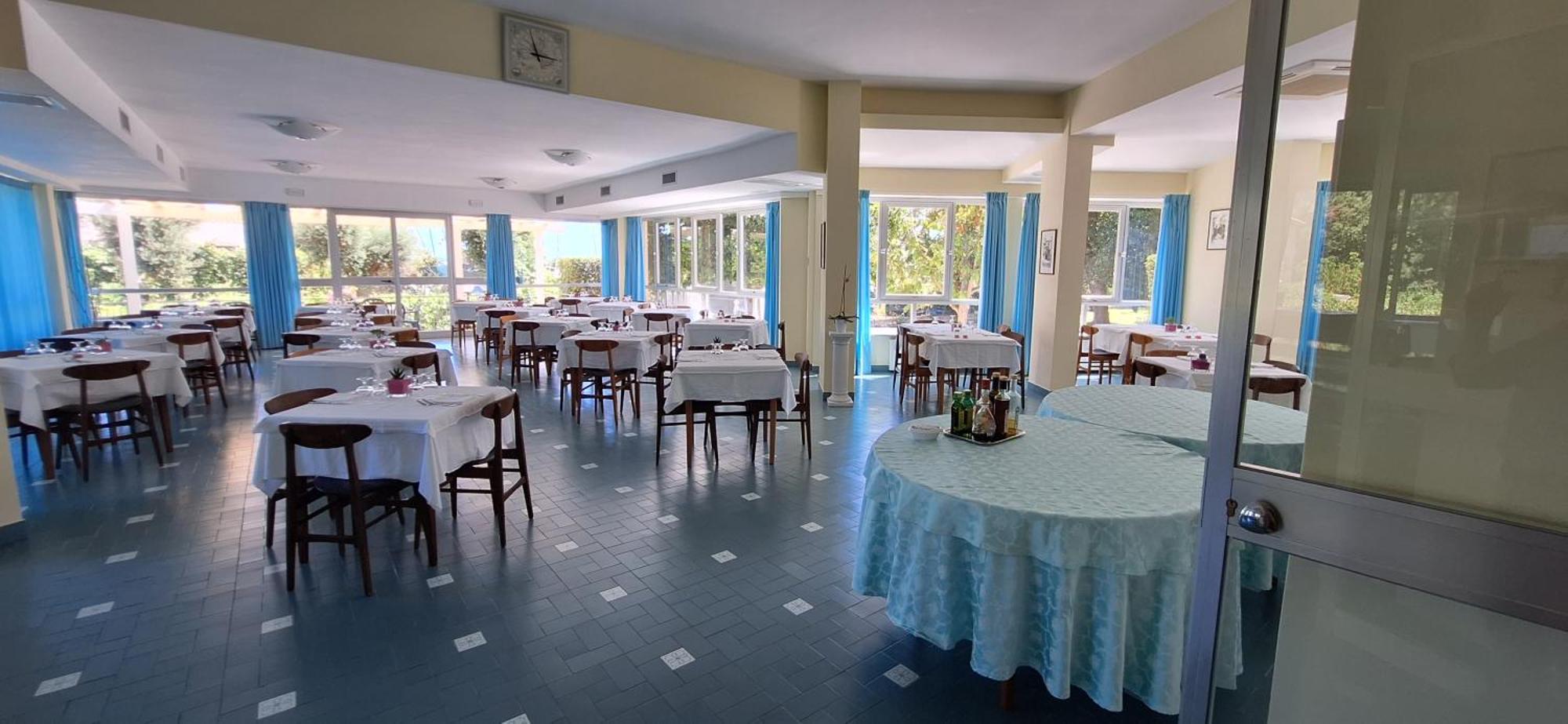 Hotel Le Pleiadi Сан-Феличе-Чирчео Экстерьер фото