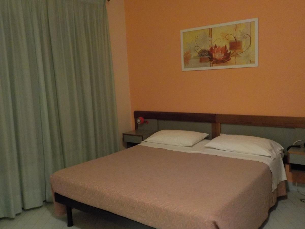 Hotel Le Pleiadi Сан-Феличе-Чирчео Экстерьер фото