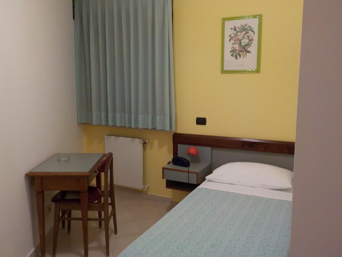Hotel Le Pleiadi Сан-Феличе-Чирчео Экстерьер фото