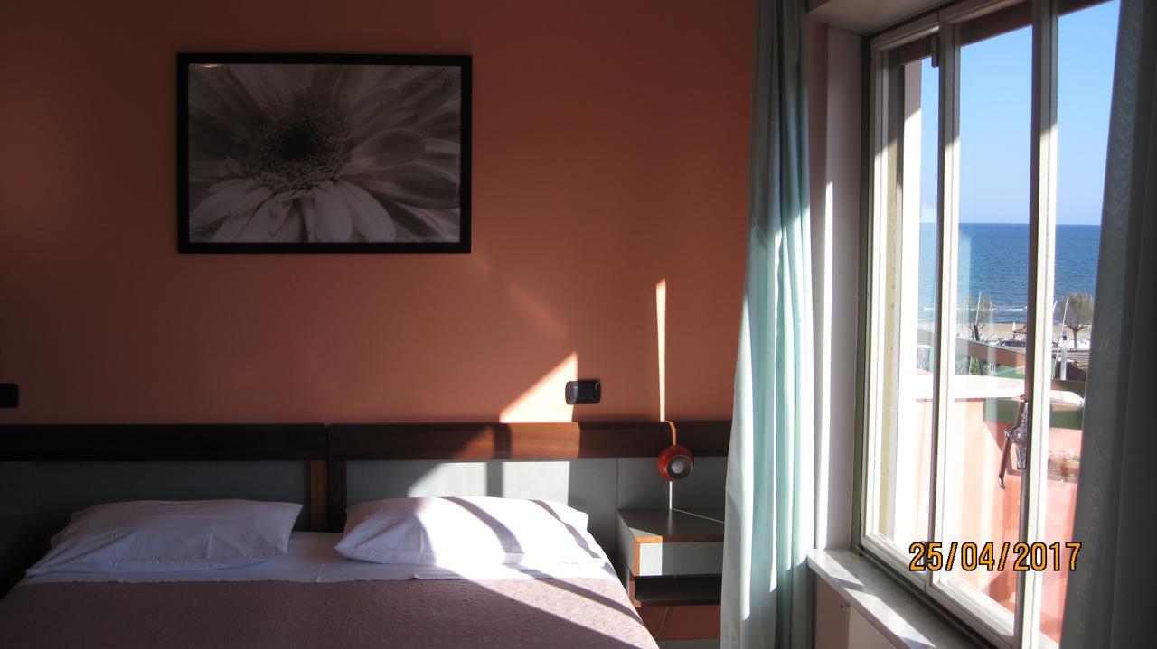 Hotel Le Pleiadi Сан-Феличе-Чирчео Экстерьер фото